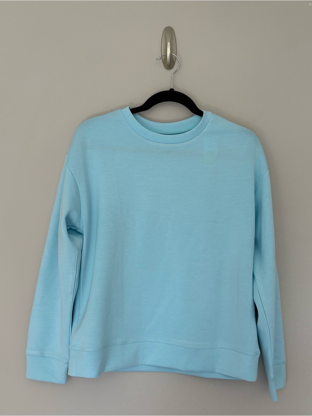 NWT We Wander Girls Performanceluxe Scuba Pullover Crew Neck Baby Blue XL 16/18